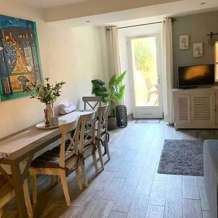 Centre Old Town 5 Pers 2 Bedroom Cannes